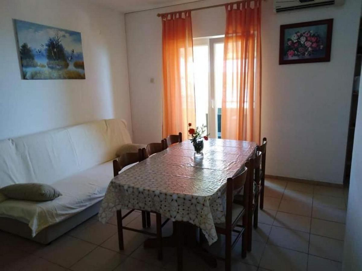 Apartments Miocic ราชานาส ภายนอก รูปภาพ
