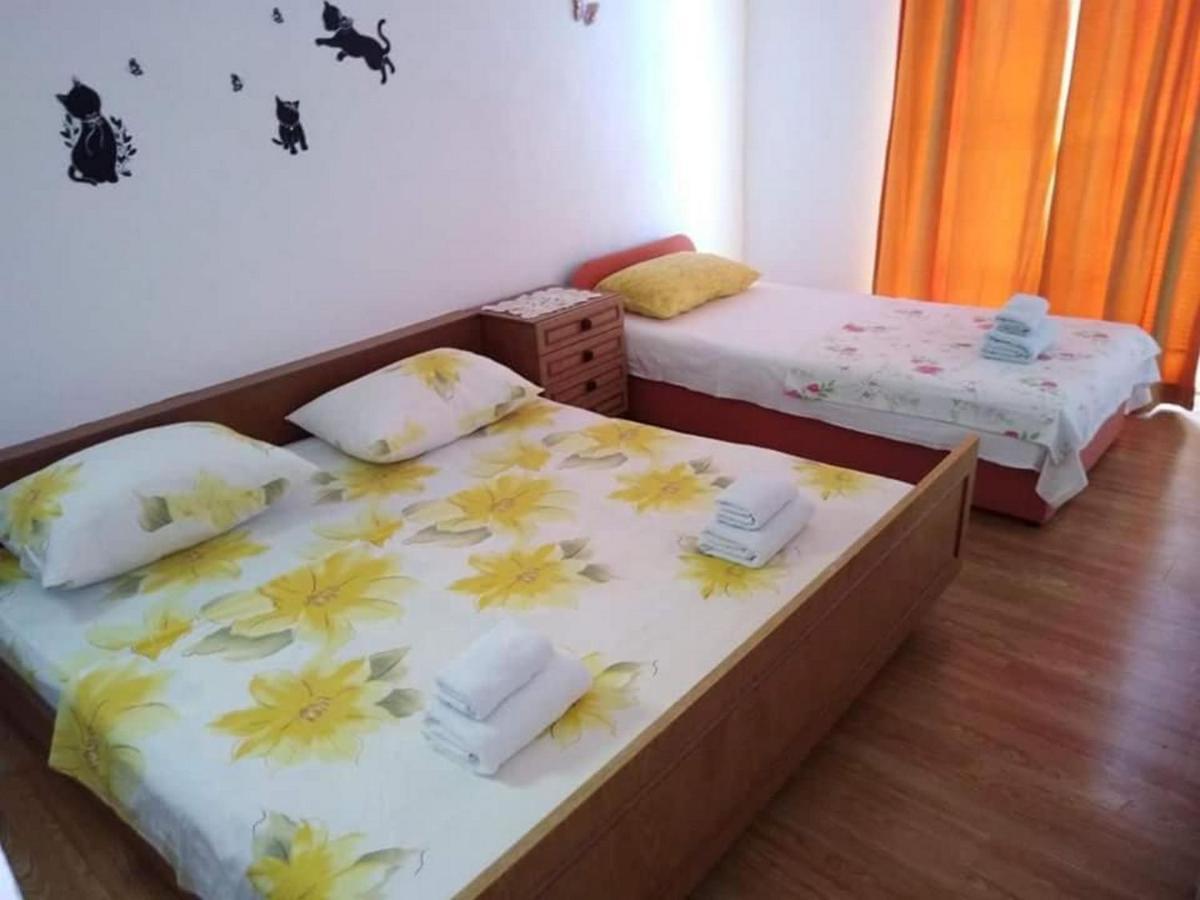 Apartments Miocic ราชานาส ภายนอก รูปภาพ