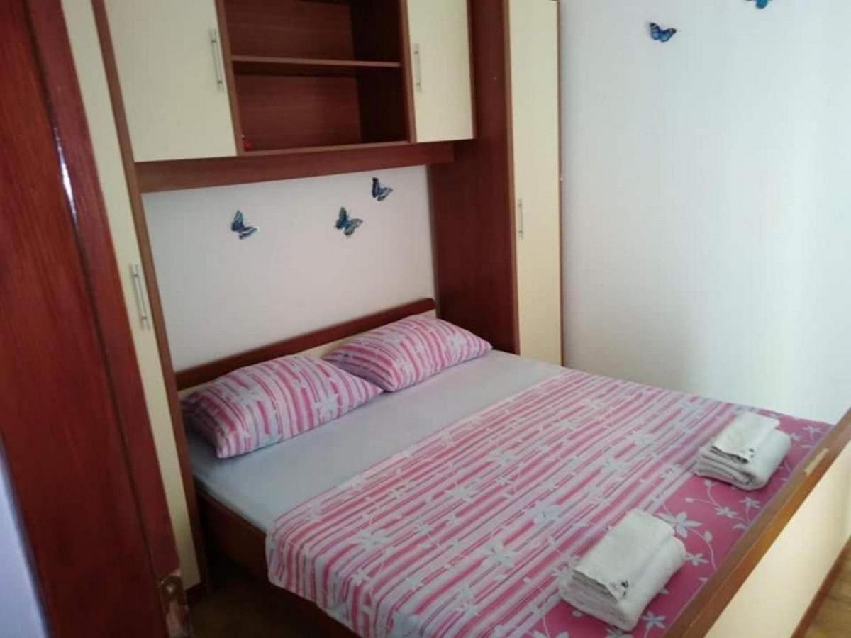 Apartments Miocic ราชานาส ภายนอก รูปภาพ