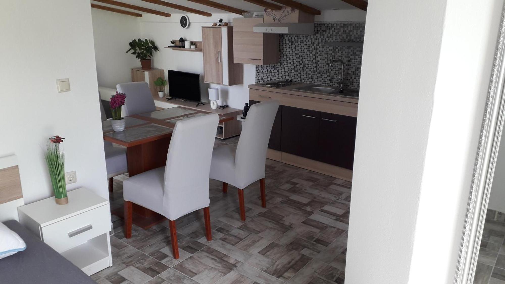 Apartments Miocic ราชานาส ภายนอก รูปภาพ