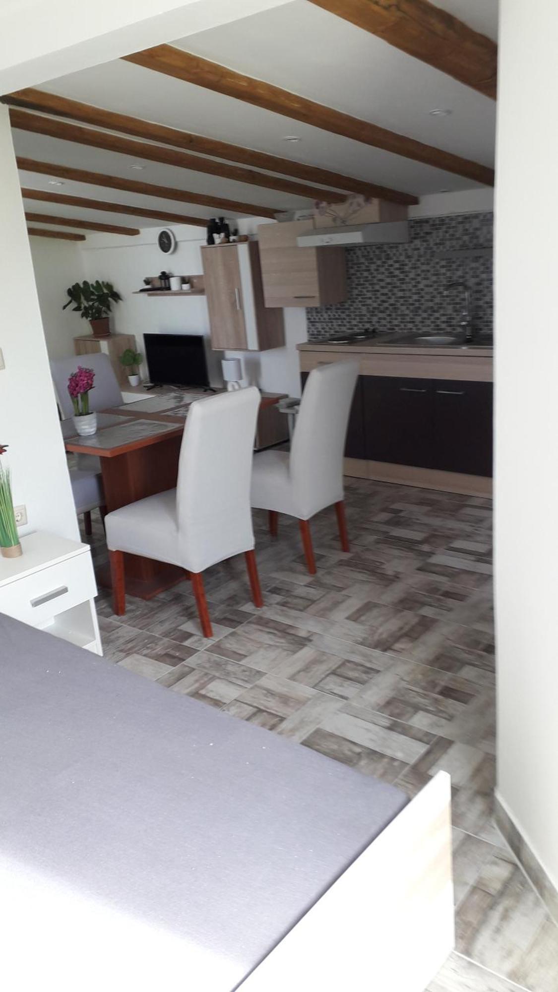 Apartments Miocic ราชานาส ภายนอก รูปภาพ