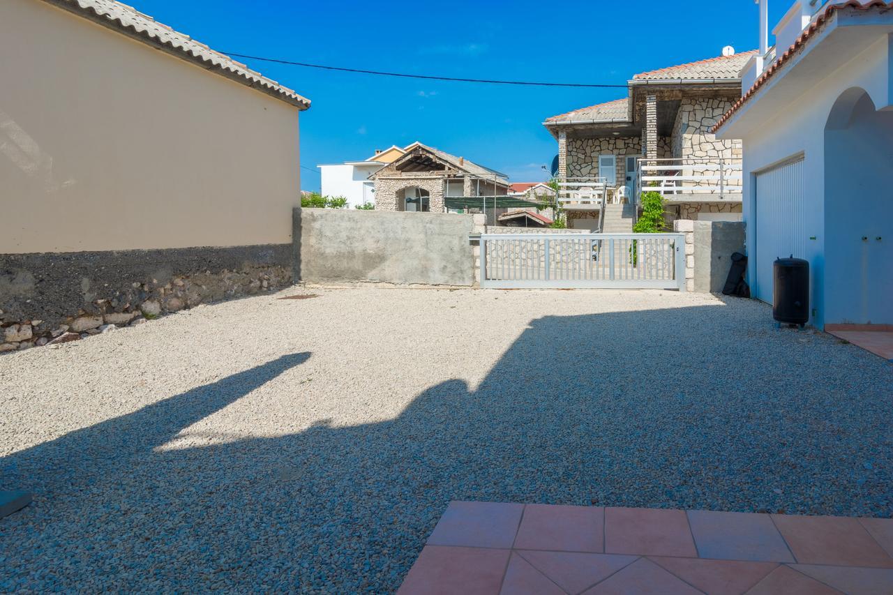 Apartments Miocic ราชานาส ภายนอก รูปภาพ