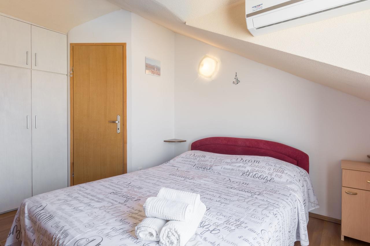Apartments Miocic ราชานาส ภายนอก รูปภาพ