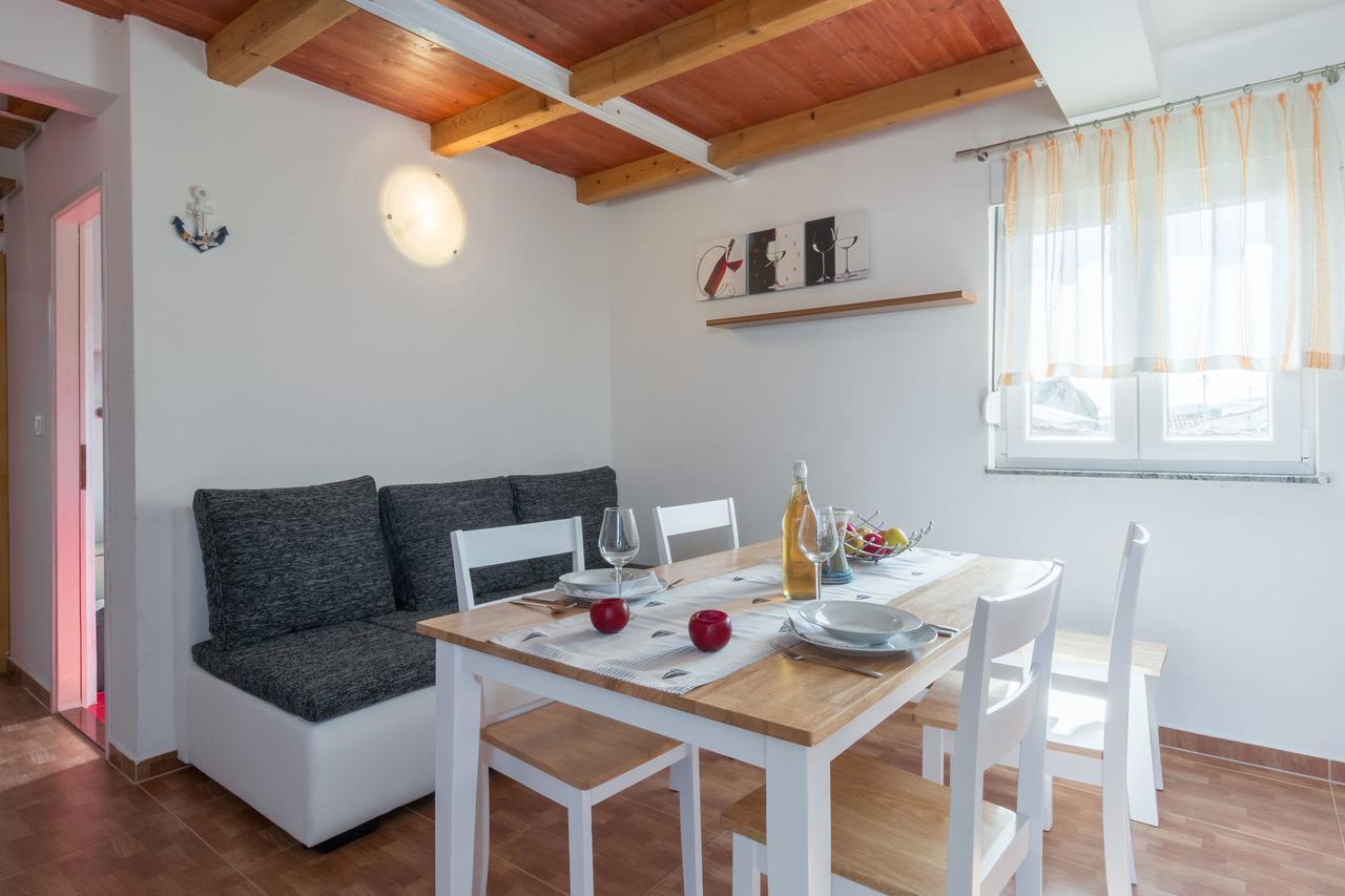 Apartments Miocic ราชานาส ภายนอก รูปภาพ