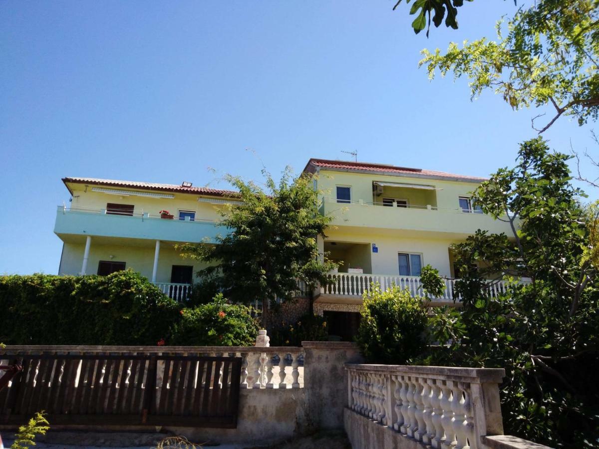 Apartments Miocic ราชานาส ภายนอก รูปภาพ